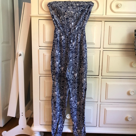 MOVING SALE: Lilly Pulitzer jumpsuit size small - Picture 2 of 5